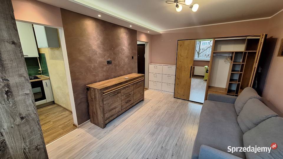 Kawalerka Rok budowy 1975 Łódź sprzedam