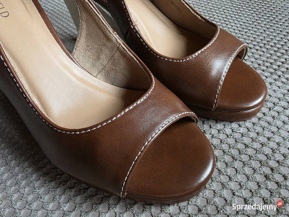 nowe Anna Field by Zalando sandałki na koturnie Zara