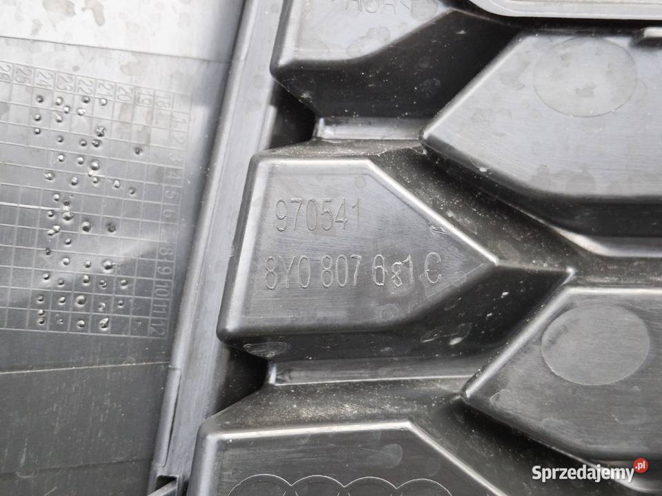 AUDI A3 8Y SLINE KRATKA ZDERZAKA LEWA ATRAPA osobowe Motoryzacja Kargowa