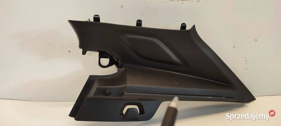 VOLVO XC40 OSŁONA SŁUPKA PRAWY TYŁ 32244155 osobowe