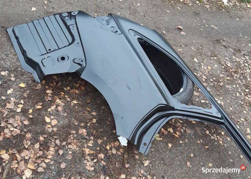 Błotnik prawy tył tylny Toyota Auris II Kombi osobowe