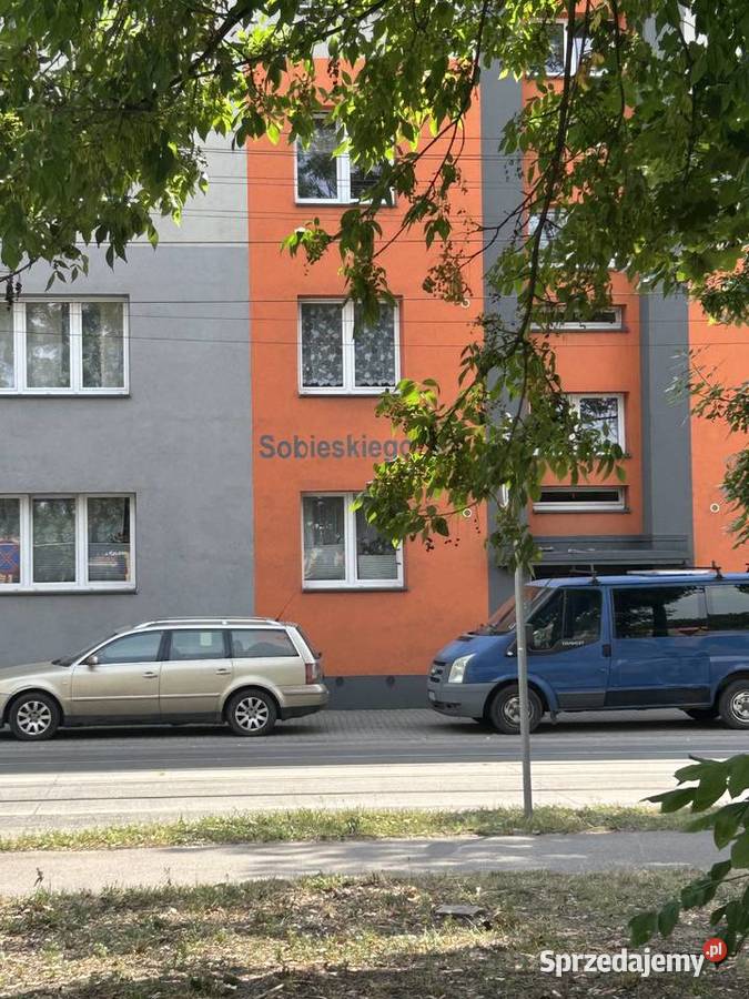 Przestronne mieszkanie z potencjałem w centrum Rok budowy 1963 śląskie Sosnowiec