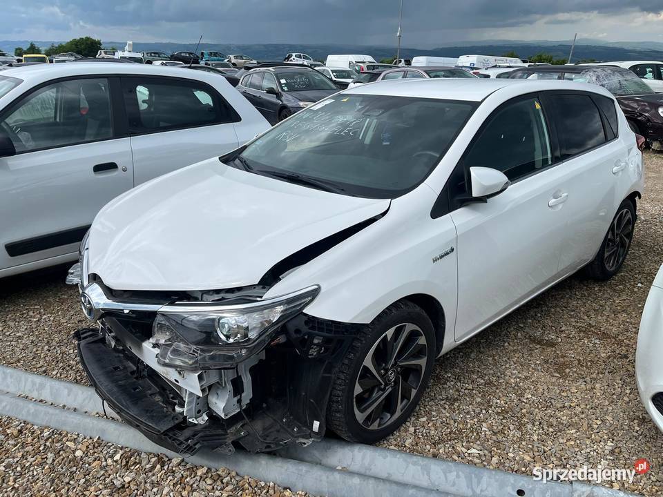TOYOTA Auris II 18 136 Design EY474 hybryda Wrocław