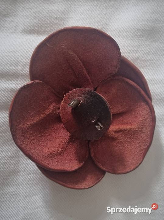 Broszki ze skóry motyl i kwiat rękodzieło mazowieckie