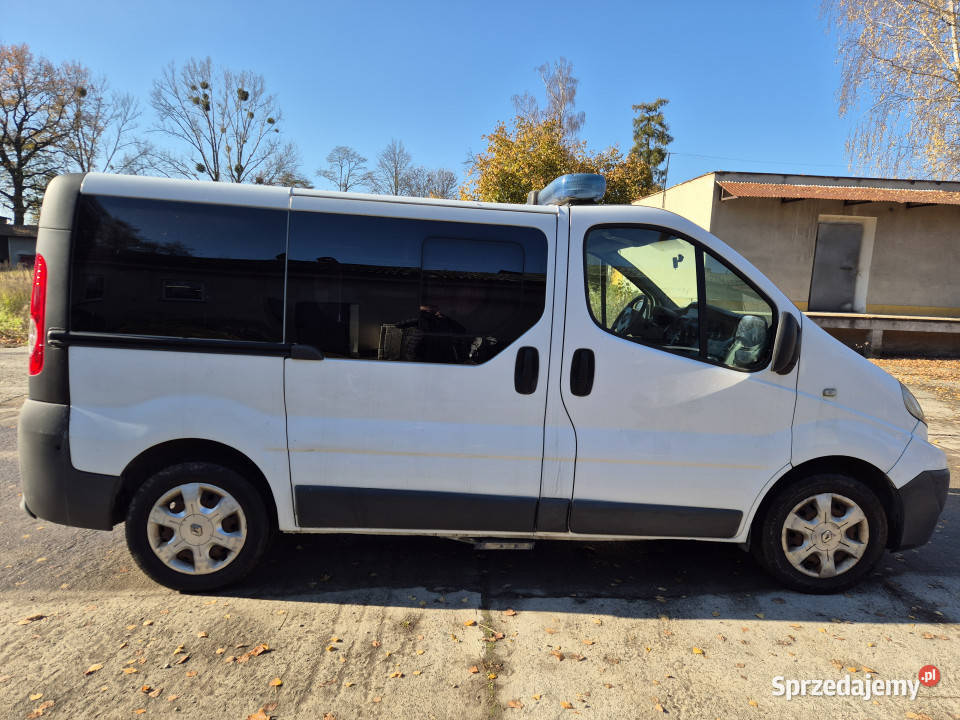 Samochód BUS RENAULT Trafic 20 dCi 115 2011 Rok produkcji 2011 Pozostałe Grodziec sprzedam