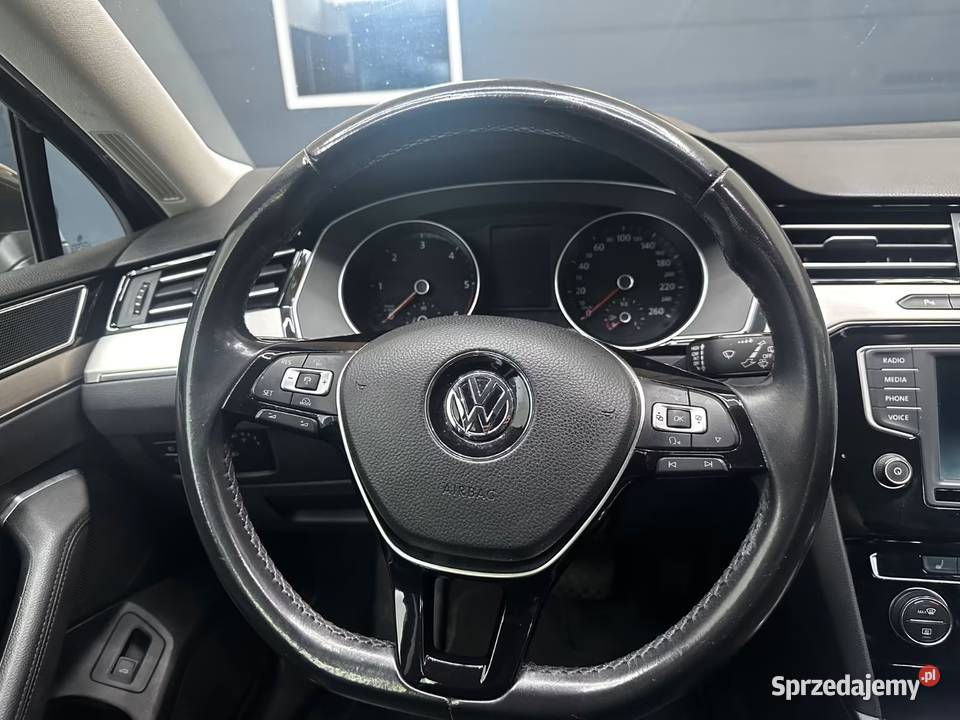 Volkswagen Passat B8 20 VW Highline TDI 150 DSG Kombi Iława