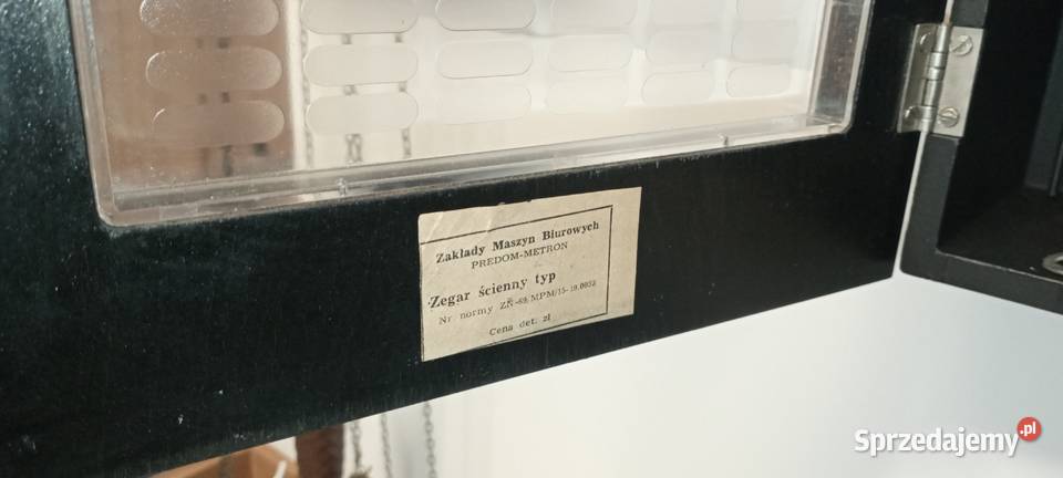 Zegar ścienny Metron z datownikiem 1983 r Żary