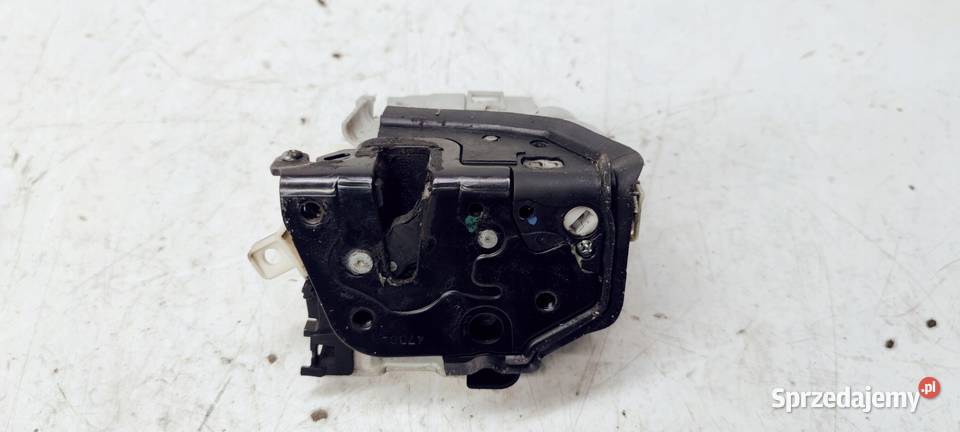 ZAMEK DRZWI PRAWY PRZÓD AUDI A1 8X1837016 6 PIN osobowe Przystajń