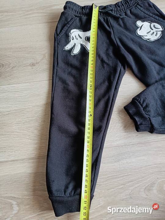 Spodnie sportowe dresowe czarne 104 sprzedam