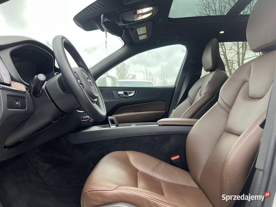Volvo XC60 2023 napęd 4x4 Warszawa