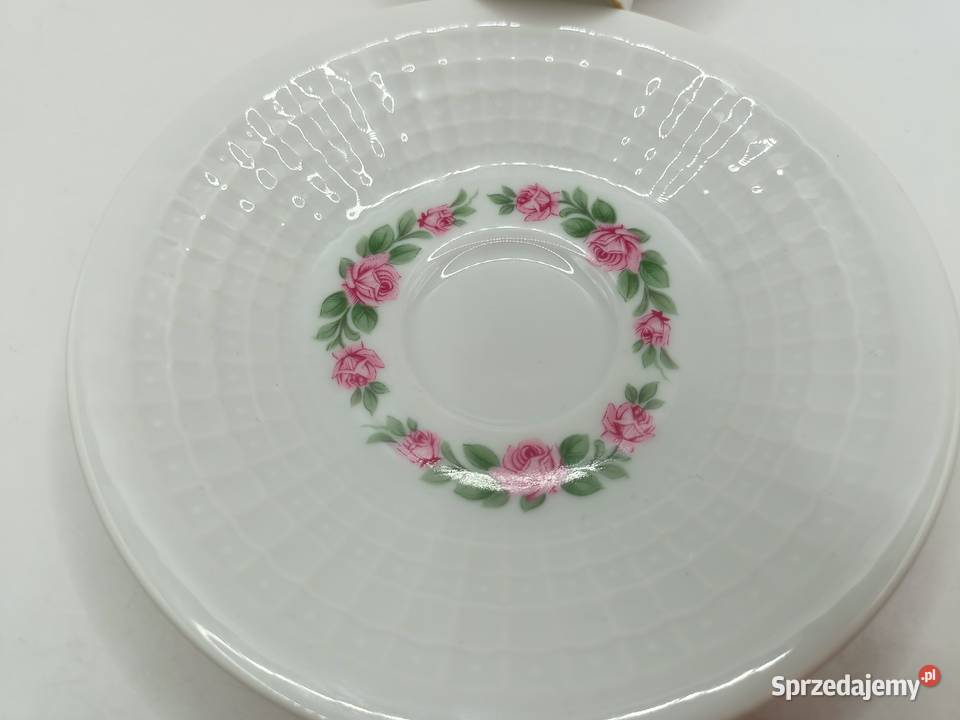Filiżanka ze spodkiem biała porcelana bukiet róż Zamość