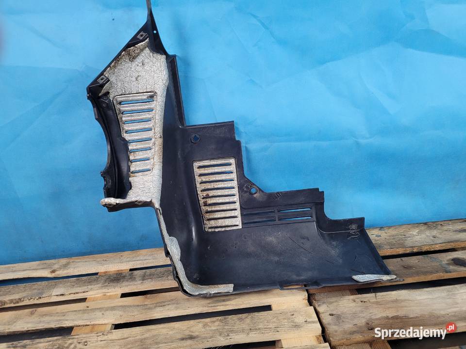 CASE IH PUMA 145 12r OBUDOWA TŁUMIKA WYDECHOWEGO Kolno