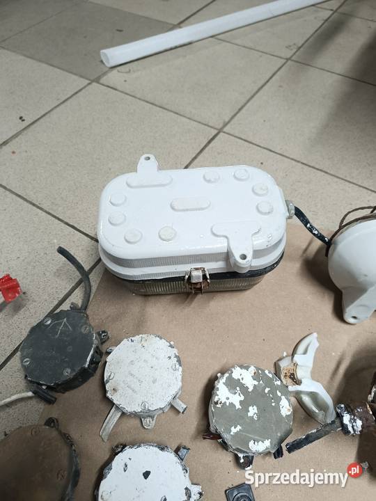 Zabytkowe lampy gospodarcze puszki gniazdka Rzeszów sprzedam