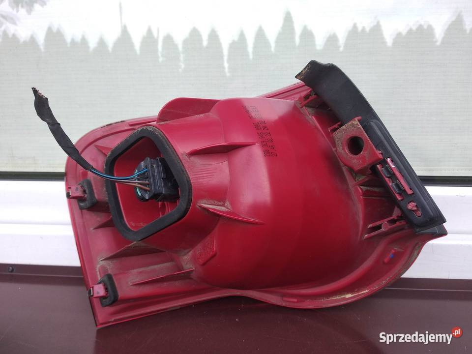VW Passat B6 kombi Variant lampa tył tylna prawa Sieradz