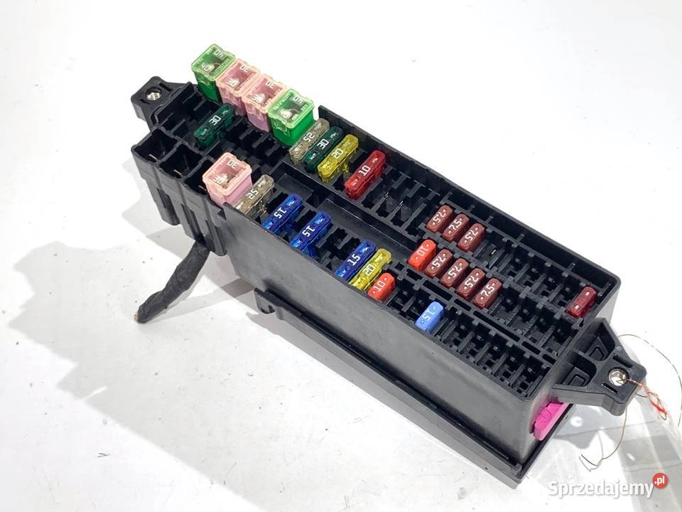 SKRZYNKA BEZPIECZNIKÓW SEAT TOLEDO IV 6C0937615A osobowe podkarpackie