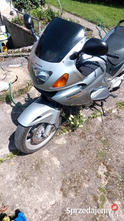 Honda NT 650 turystyk Rok produkcji 2002 sprzedam