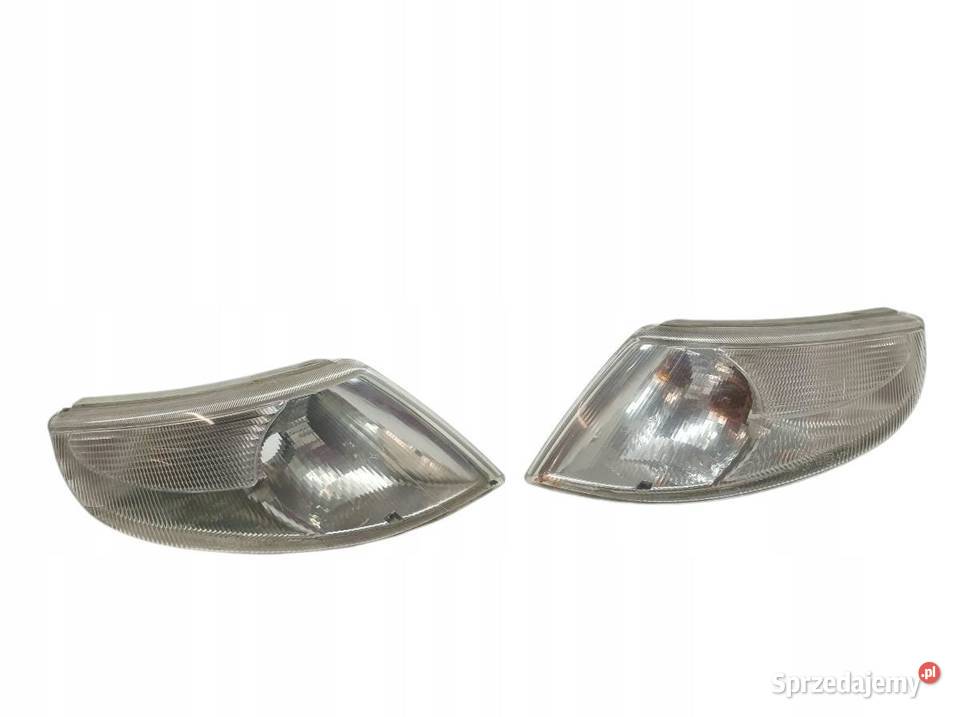 KIERUNKOWSKAZ LEWY PRAWY KOMPLET Saab 95 I