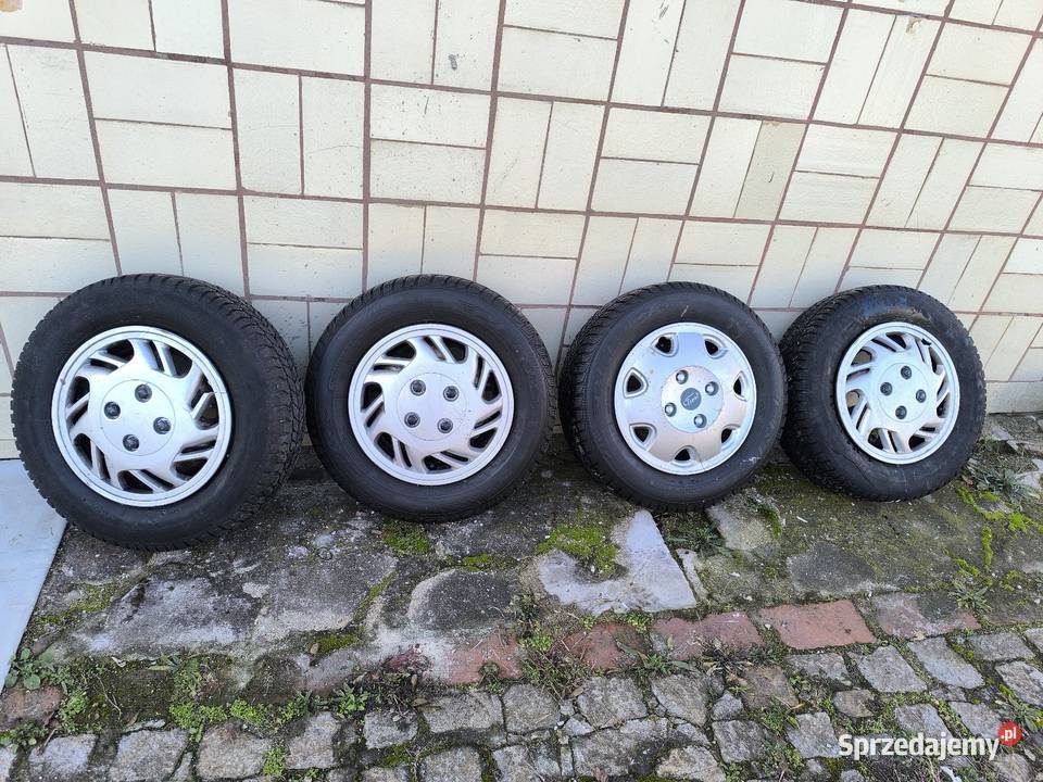 Do sprzedania Toyota Yaris 2003 r benzyna poj998 welurowa tapicerka Wrocław