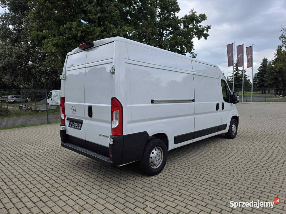 Samochód ciężarowy Opel Movano niski przebieg