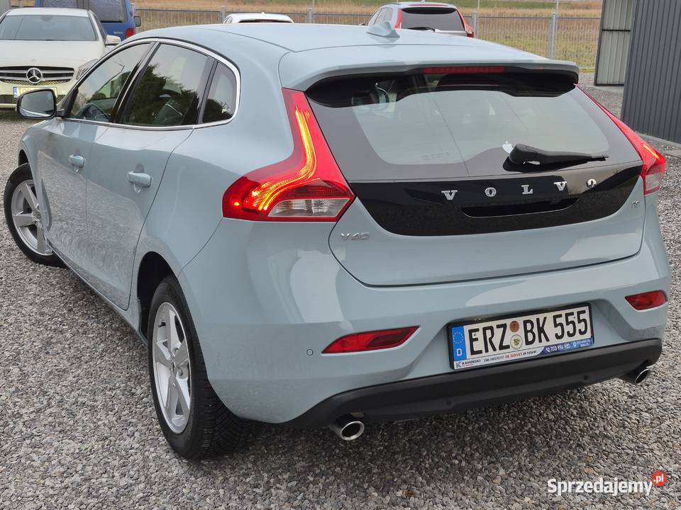 Volvo V40 20 benzyna 152Inscription MP3 Ostrowiec Świętokrzyski sprzedam
