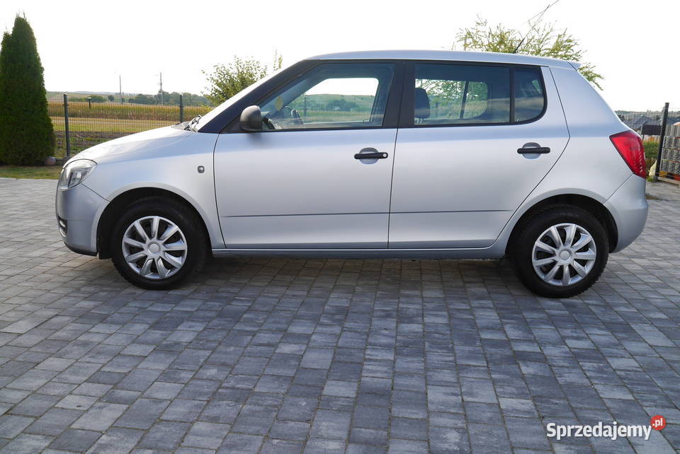 Skoda fabia 2009 dlugie opłaty benzyna Słomniki