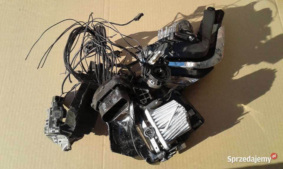 Lampa USZKODZONA PRAWA W212 FULL LED WYSYŁKA Międzychód