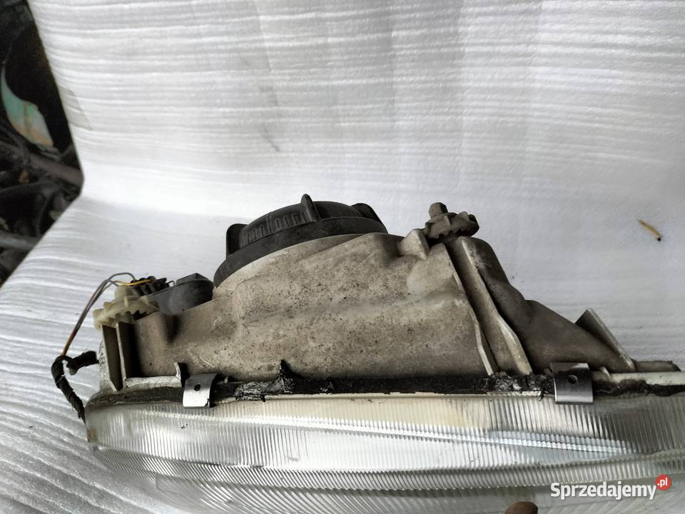 LAMPA PRZÓD PRZEDNIA PRAWA VW VENTO 13905400 Prawe Oświetlenie Kamień-Kolonia