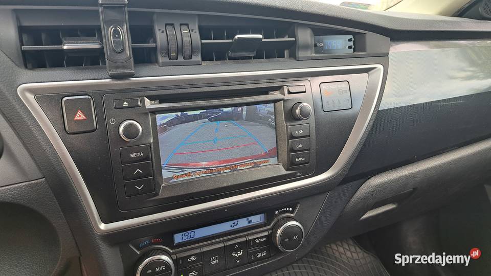 Toyota Auris LPG 30000 netto z polskiego salonu relingi dachowe Rzeszów