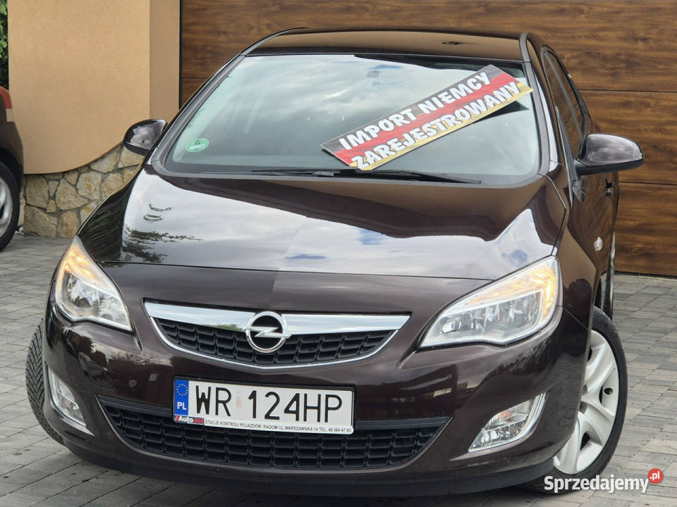 Opel Astra 14B 2011r 104 Perfekcyjny Stan Z Radom