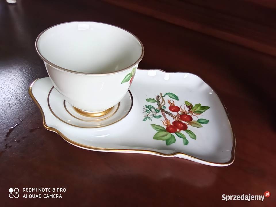 Filiżanka z gałązką głogu Na spodku talerzyku Gdańsk