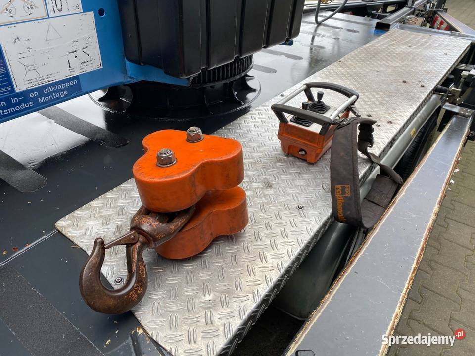 Żuraw Ciesielski dźwig dekarski Bocker AHK 25800 Kościan