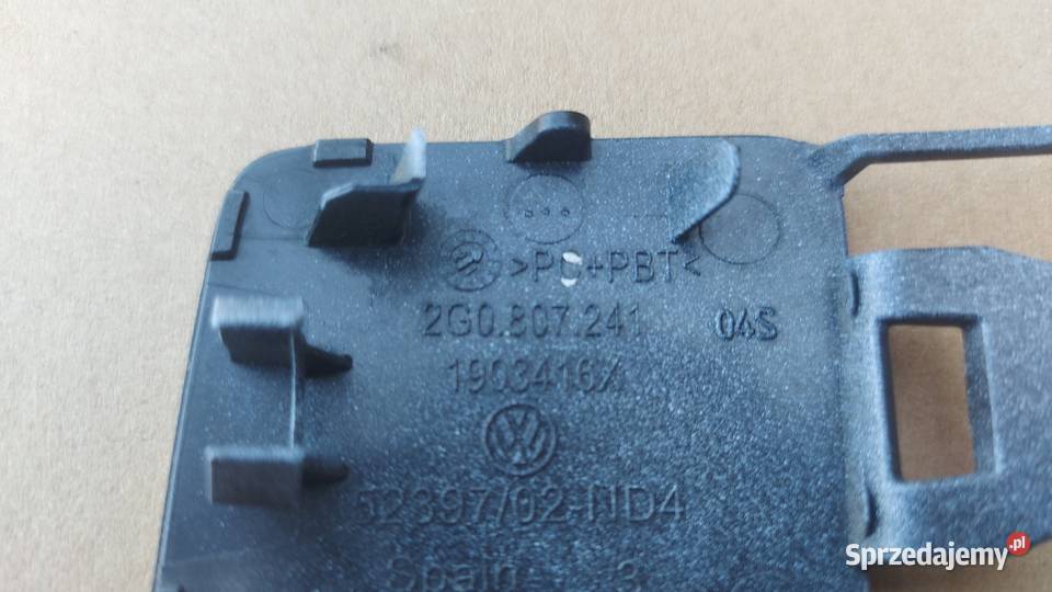 Volkswagen Polo zaślepka zderzaka haka 2G0807241