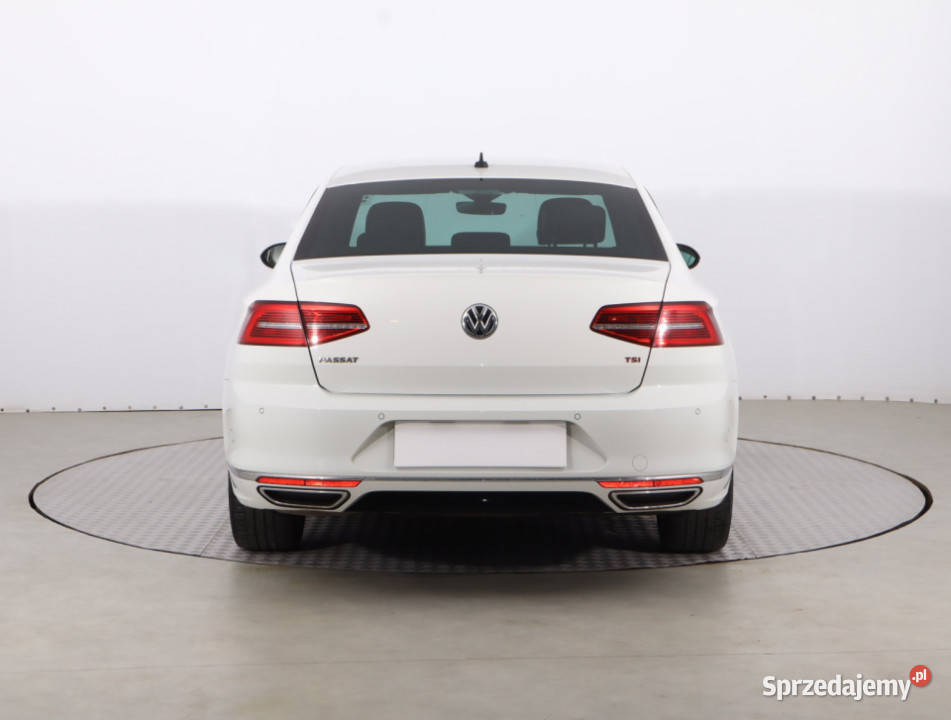 VW Passat 18 TSI światła LED Passat Piaseczno