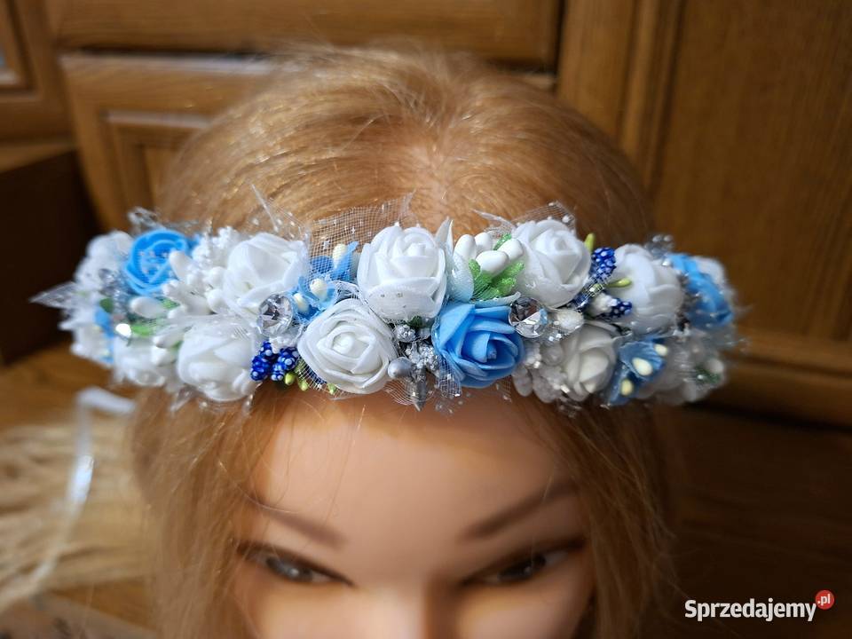 Wianek komunijny bialo niebieski asymetryczny Borów