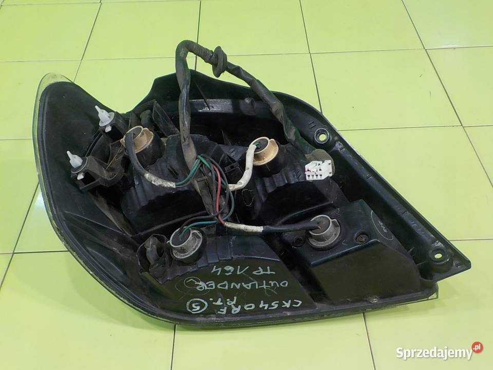 MITSUBISHI OUTLANDER I 24 MIVEC AUT 04r lampa osobowe Suków