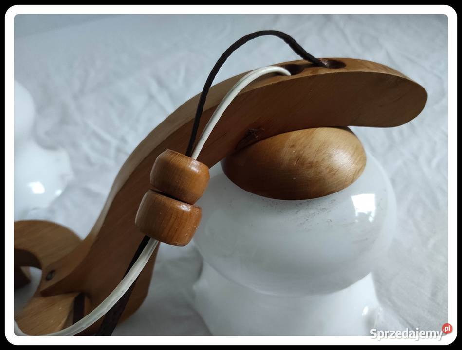 Lampa sufitowa z trzema kloszami drewno Płock