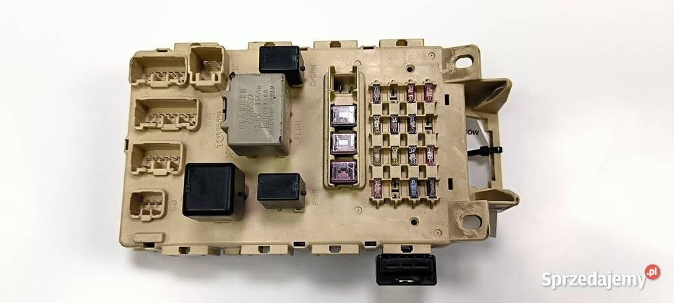 SKRZYNKA BEZPIECZNIKÓW TOYOTA YARIS I Lipno