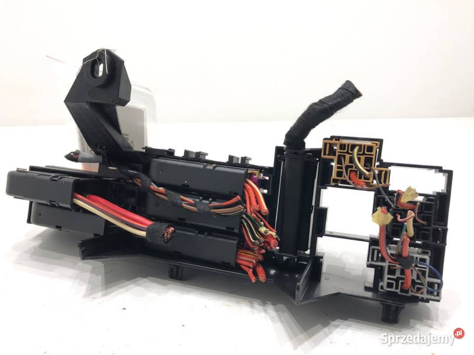 SKRZYNKA BEZPIECZNIKÓW AUDI A6 C7 4H0951253A