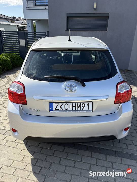 Toyota Auris 133 salon Polska autoalarm