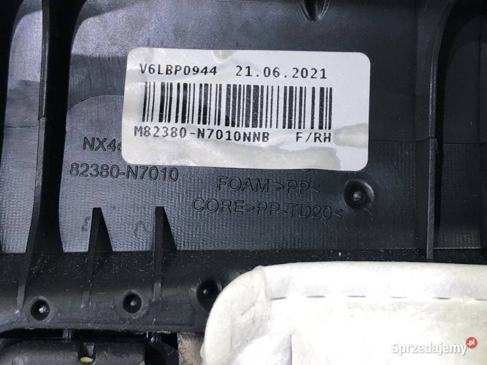 BOCZEK DRZWI PRAWY PRZÓD HYUNDAI TUCSON SUV Tapicerki samochodowe