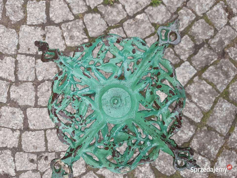 stojak żeliwny pod choinkę ażurowy sygnowany Morąg