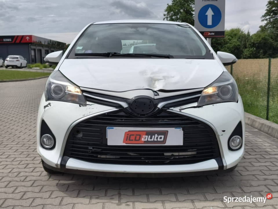 Toyota Yaris 15 benzynka hybryda automat Rok produkcji 2016 Kęty