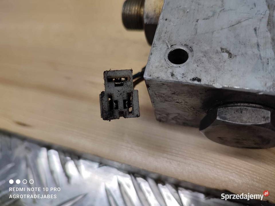 Blok hydrauliczny Merlo P3011 OE 161302 Wilkowo
