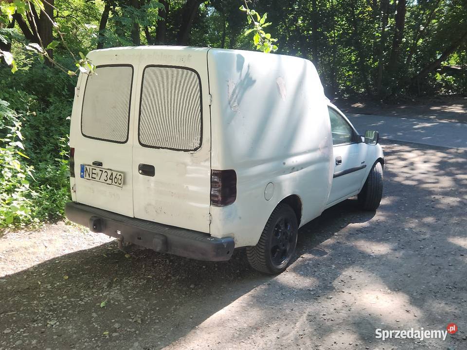 Opel Combo van 17 isuzu manualna