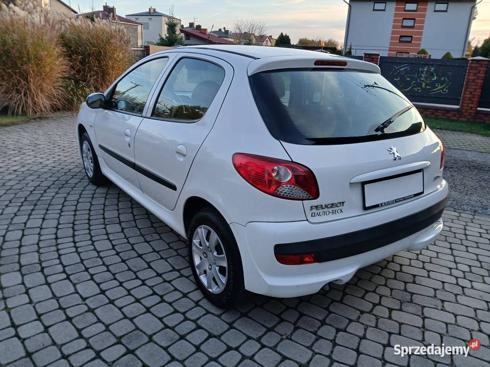 Peugeot 206 PLUS 14 Benzyna Rok produkcji 2010 Ostrowiec Świętokrzyski
