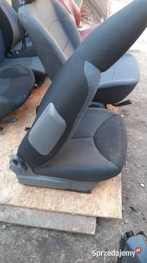 Fotel prawy toyota aygo 1 wersja 3 drzwi Motoryzacja dolnośląskie Dębno