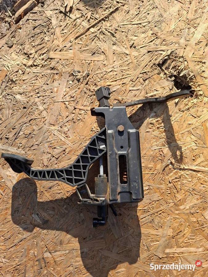 Pedał sprzęgła 1J1721321C Golf IV A3 8L Toledo Przyborów