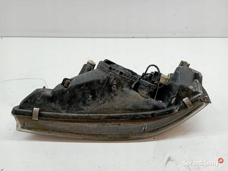 LAMPA PRZÓD PRAWA EUROPA Mitsubishi Space Star I Lampy przednie