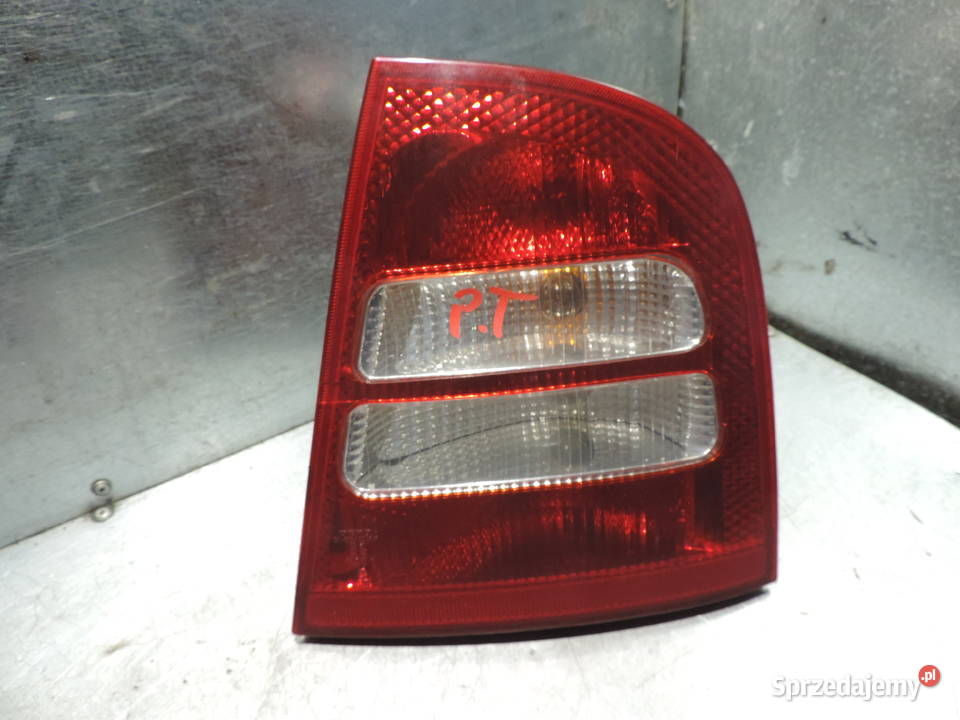 SKODA OCTAVIA 1 HB LAMPA PRAWA TYLNA osobowe małopolskie Nowy Sącz sprzedam