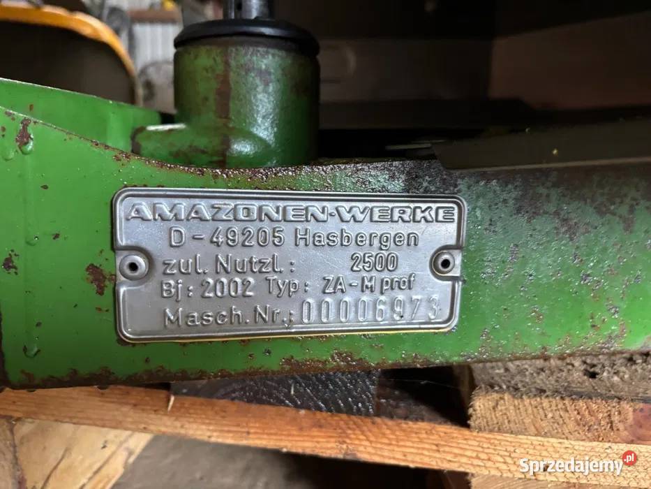 Rozsiewacz nawozu Amazone M Profis 2500 z wagą Janów